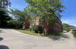 2124 HARRIS CRESCENT | Burlington Ontario | Slide Image Seven