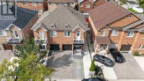 93 ARCO CIRCLE | Vaughan Ontario | Slide Image Two
