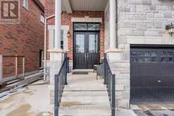 17 MONARCH DRIVE | Halton Hills Ontario | Slide Image Three