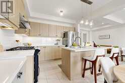 112 NESS DRIVE | Richmond Hill Ontario | Slide Image Thirteen