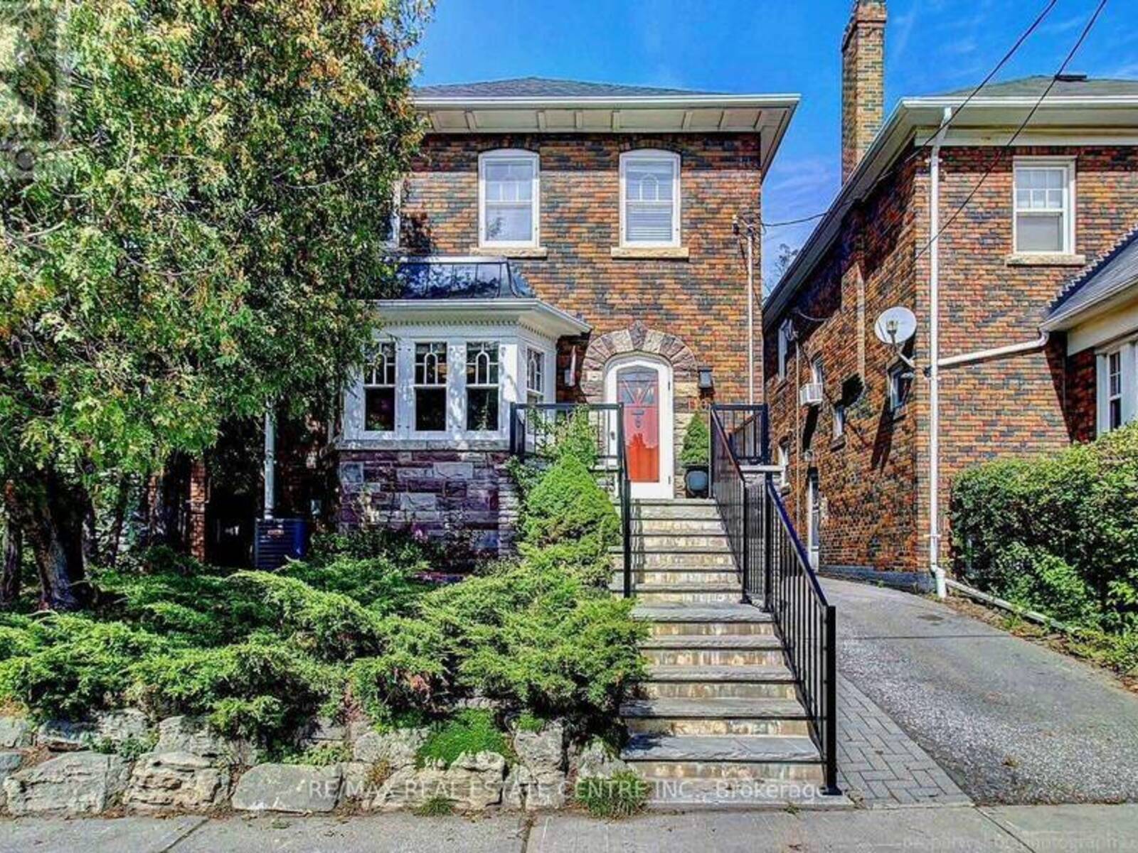 194 LAWRENCE AVENUE E, Toronto, Ontario M4N 1T1