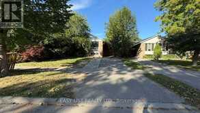 22 FOXCOTE CRESCENT | Toronto Ontario | Slide Image Two