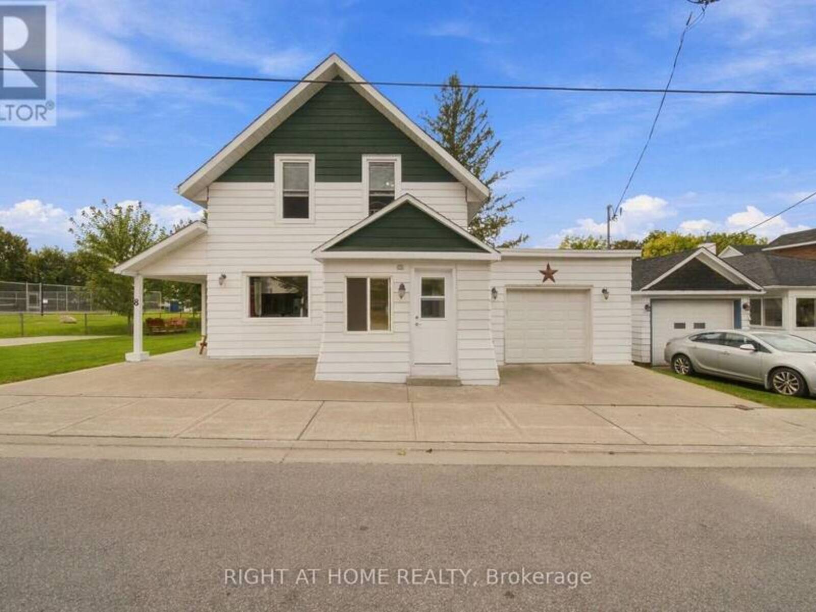 8 MARIA STREET, Penetanguishene, Ontario L9M 1L6