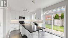 19 WALDRON CRESCENT | Richmond Hill Ontario | Slide Image Nineteen