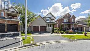19 WALDRON CRESCENT | Richmond Hill Ontario | Slide Image One