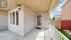 19 WALDRON CRESCENT | Richmond Hill Ontario | Slide Image Eight