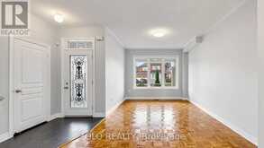 19 WALDRON CRESCENT | Richmond Hill Ontario | Slide Image Nine