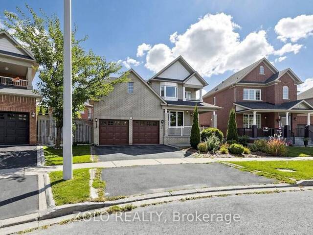 19 WALDRON CRESCENT Richmond Hill Ontario, L4E 4A3 - 4 Bedrooms Home For Sale