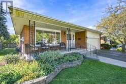 90 PRINGLE AVENUE | Markham Ontario | Slide Image Three