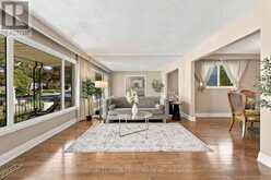 90 PRINGLE AVENUE | Markham Ontario | Slide Image Eight