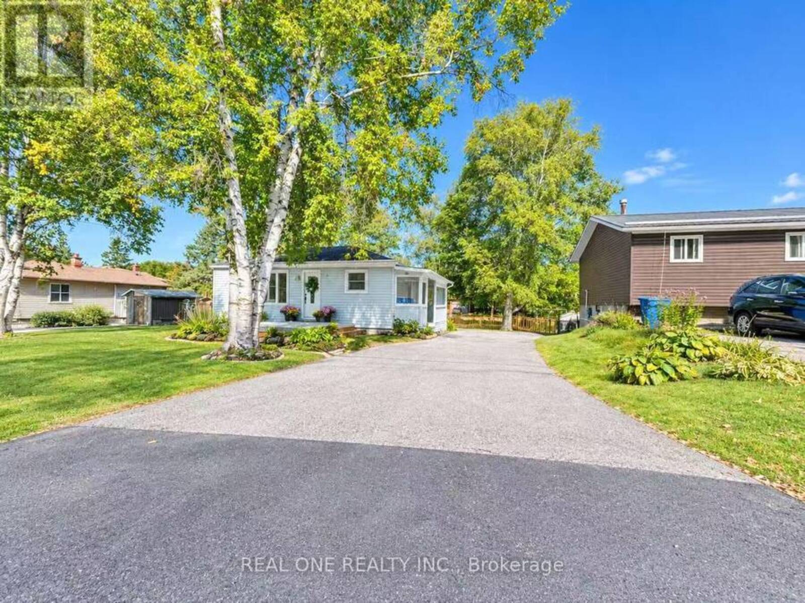 24 MAIN STREET, East Gwillimbury, Ontario L0G 1M0