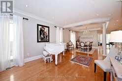 59 VITLOR DRIVE | Richmond Hill Ontario | Slide Image Eight