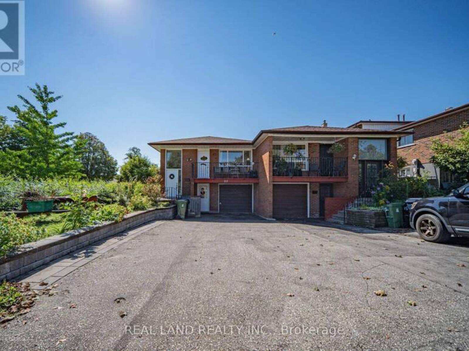 37 PAWNEE AVENUE, Toronto, Ontario M2H 3C6