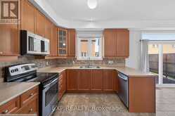 209 WOODSPRING AVENUE | Newmarket Ontario | Slide Image Seventeen