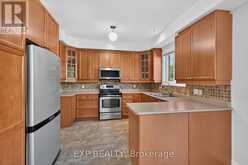 209 WOODSPRING AVENUE | Newmarket Ontario | Slide Image Sixteen