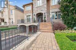 126 HILLVIEW ROAD | Aurora Ontario | Slide Image Two