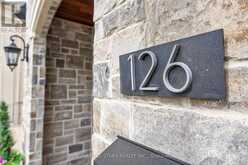126 HILLVIEW ROAD | Aurora Ontario | Slide Image Three