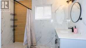 61 BARWICK DRIVE W | Barrie Ontario | Slide Image Seventeen