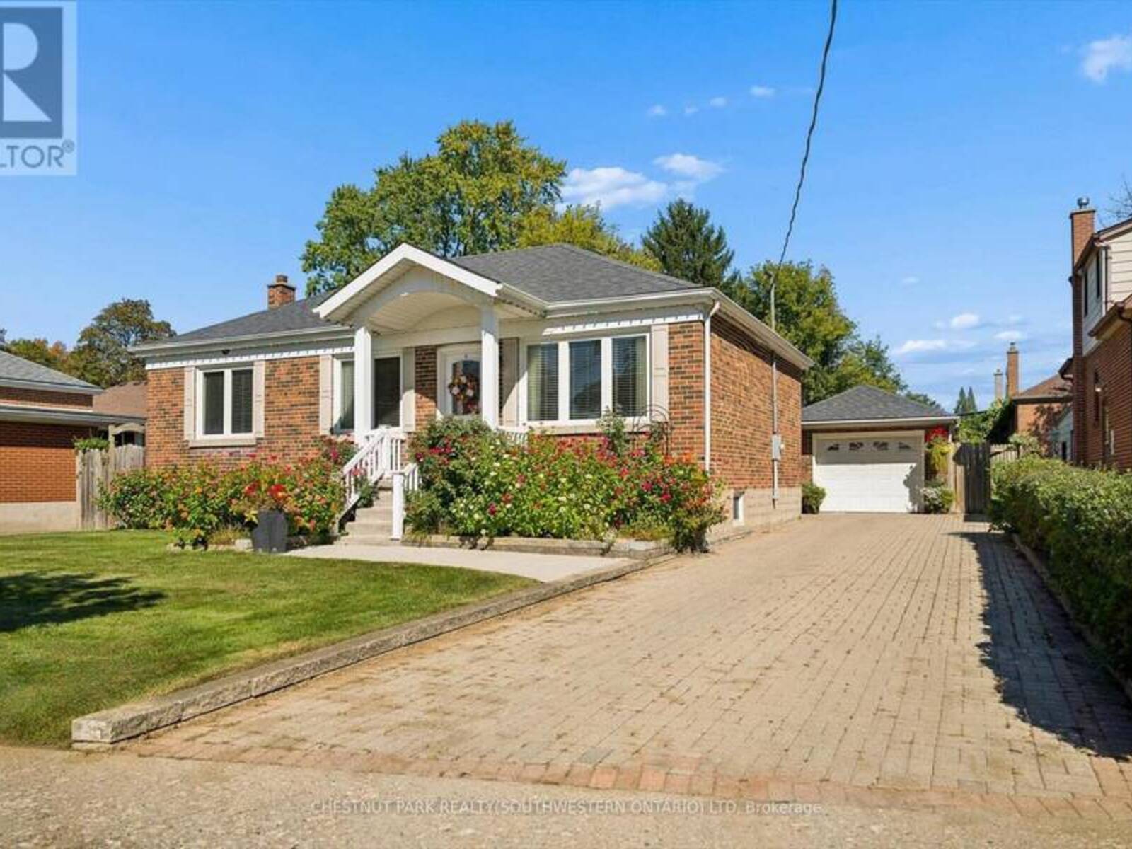 56 SUFFOLK AVENUE, Kitchener, Ontario N2B 1H5