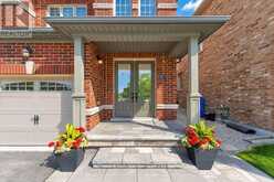 619 SWEETWATER CRESCENT | Newmarket Ontario | Slide Image Four