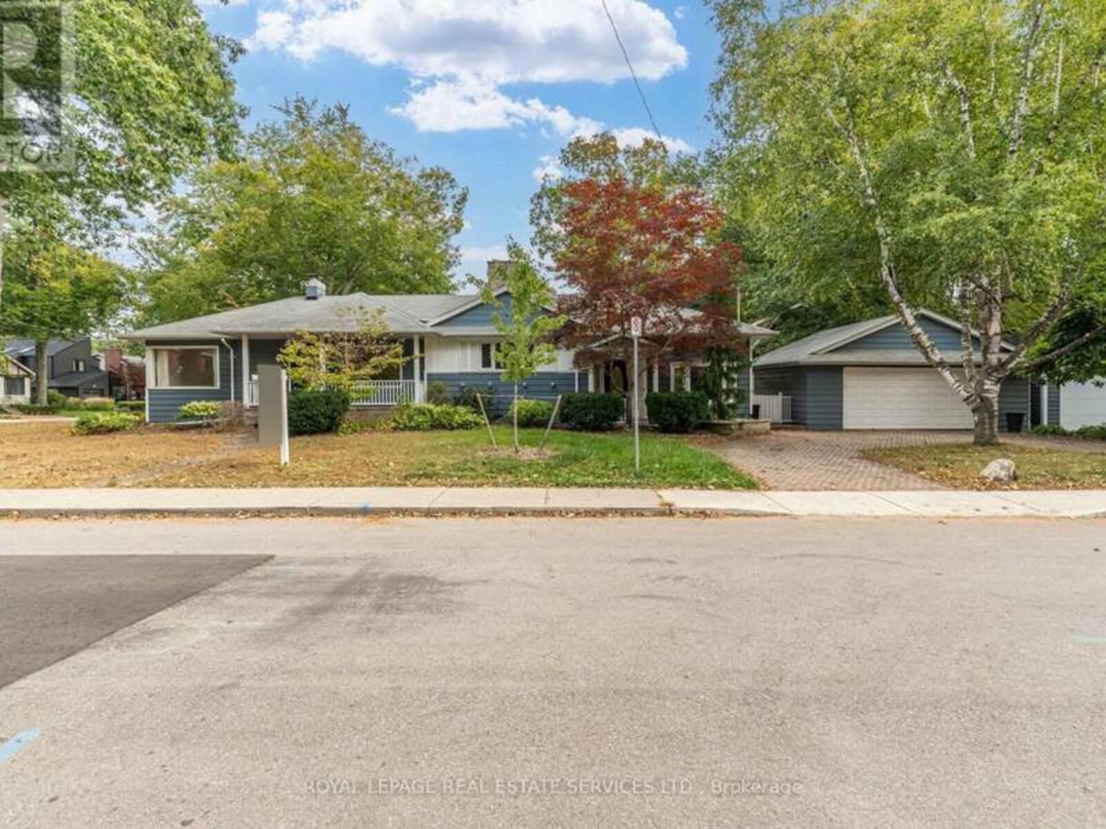 374 SPRUCE STREET, Oakville, Ontario L6J 2H3