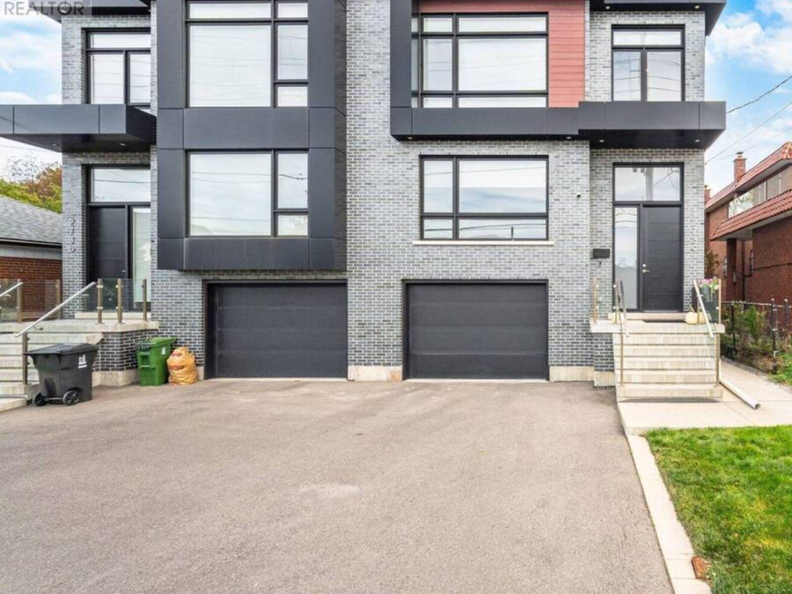 273C RANEE AVENUE, Toronto, Ontario M6A 1N7