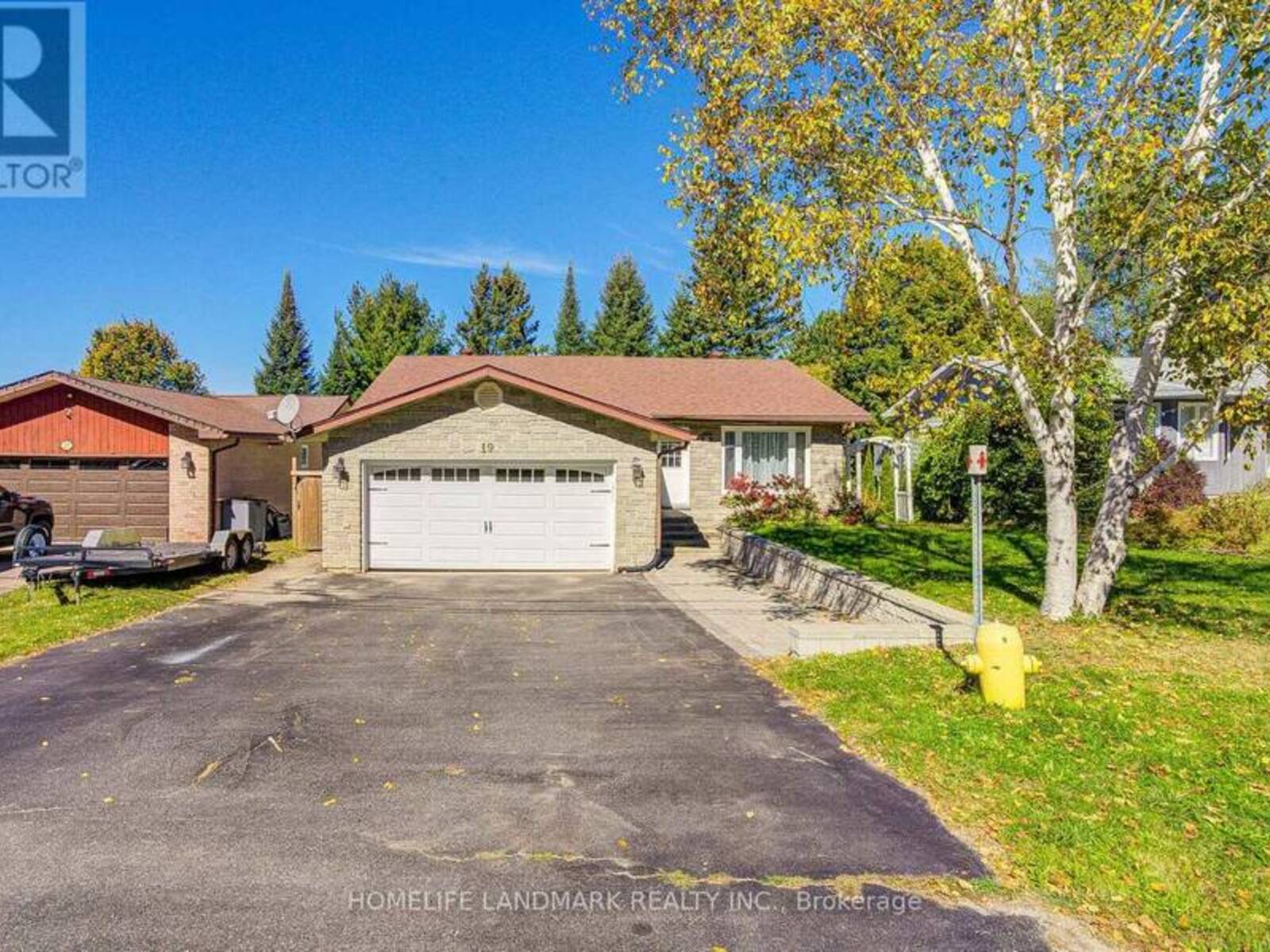 19 SOUTHDALE DRIVE, Huntsville, Ontario P1H 1T6
