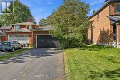 89 CRAWFORD ROSE DRIVE | Aurora Ontario | Slide Image Three