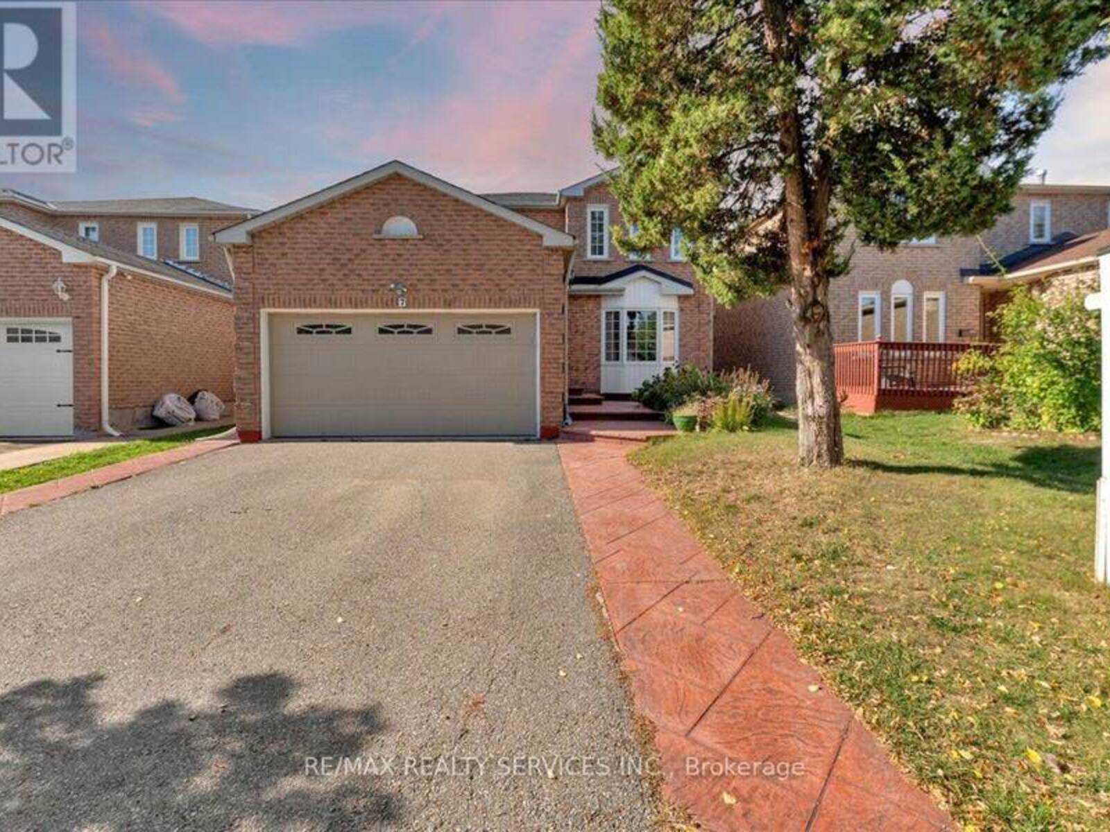 7 DUGGAN DRIVE, Brampton, Ontario L6Y 4K8