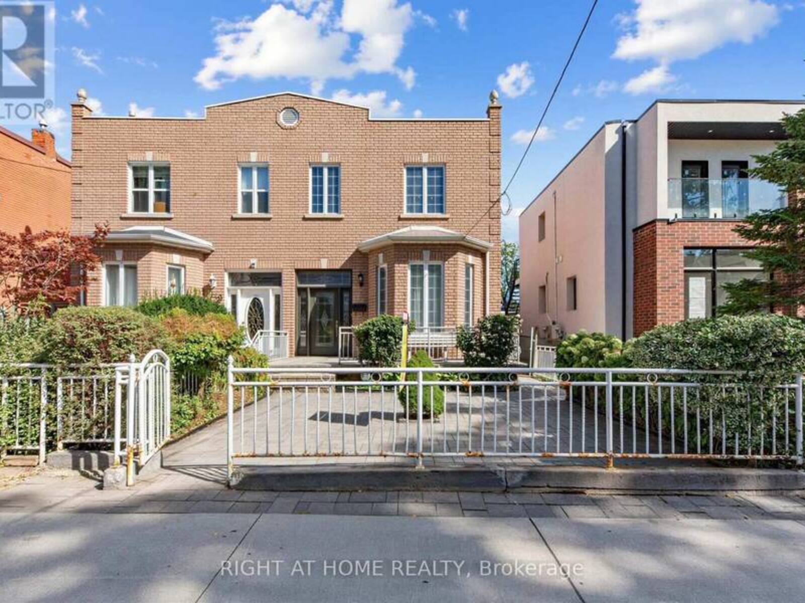 147 DOVERCOURT ROAD, Toronto, Ontario M6J 3C5