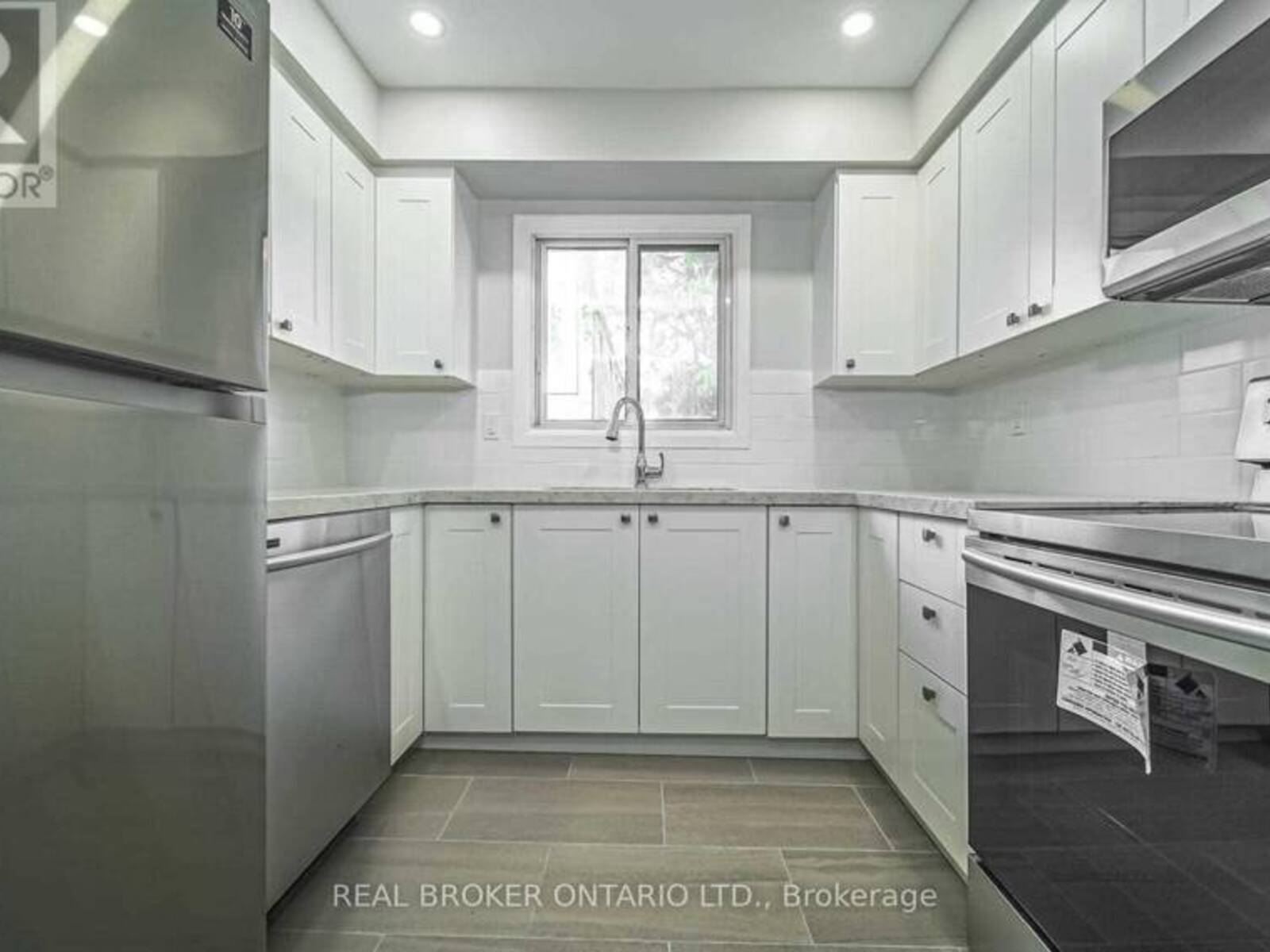12 - 1100 OXFORD STREET, Oshawa, Ontario L1J 6G4