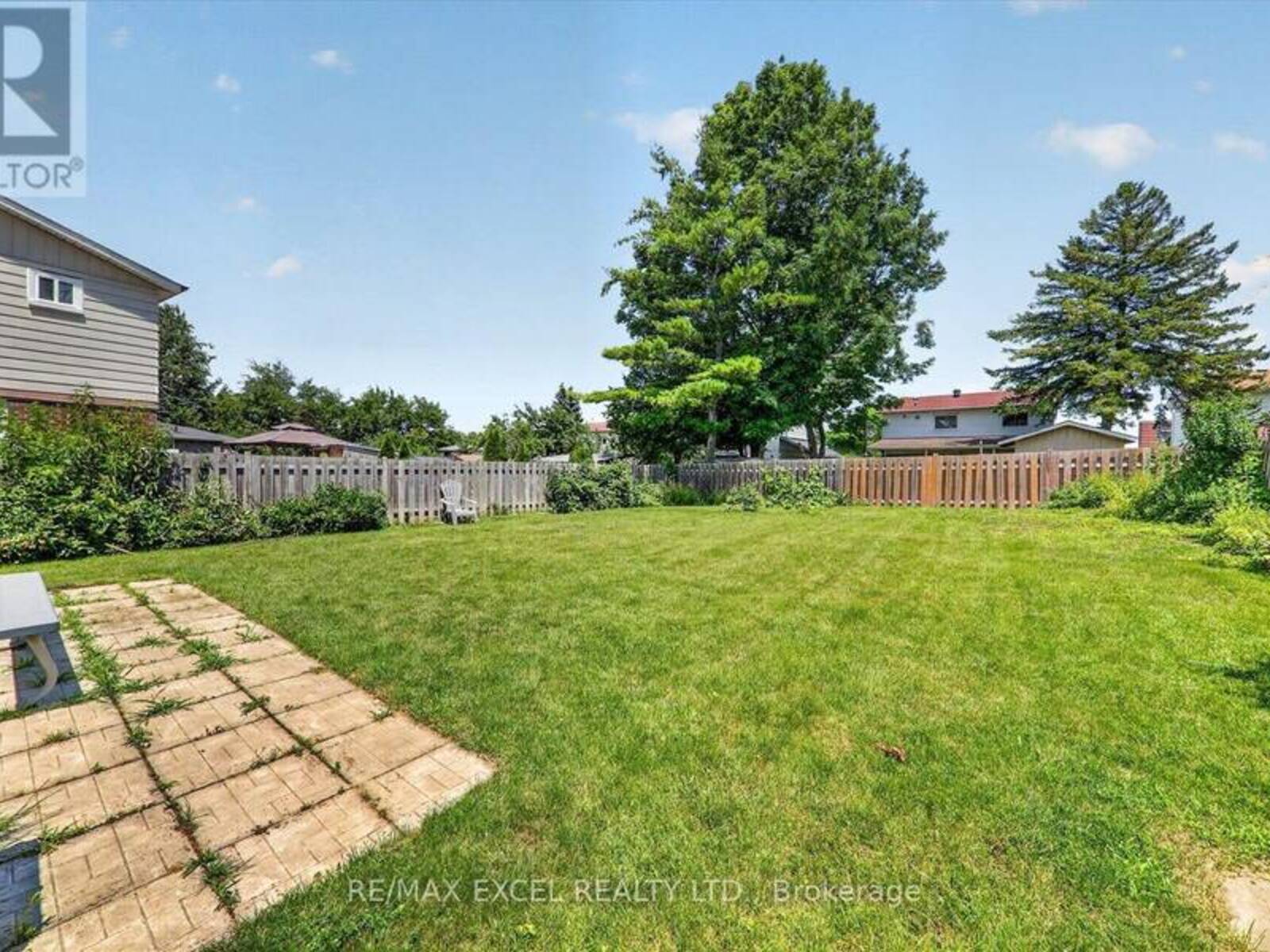 26 LIGHTHALL CRESCENT, Toronto, Ontario M1B 1V3