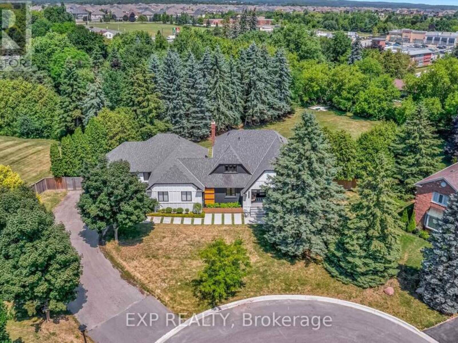 17 CHAMBERLAIN COURT, Nobleton, Ontario L0G 1N0