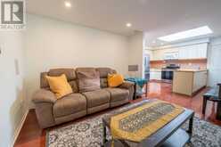 284 MURRAY DRIVE | Aurora Ontario | Slide Image Thirteen
