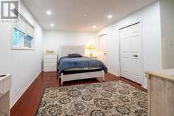 284 MURRAY DRIVE | Aurora Ontario | Slide Image Sixteen