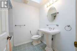 284 MURRAY DRIVE | Aurora Ontario | Slide Image Eighteen