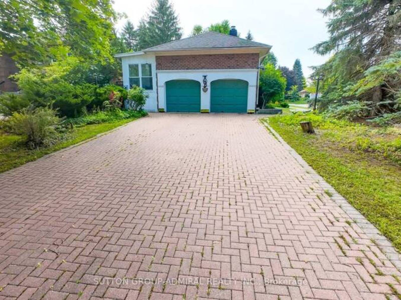 284 MURRAY DRIVE, Aurora, Ontario L4G 6B1