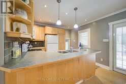 1099 KENT AVENUE | Oakville Ontario | Slide Image Twelve