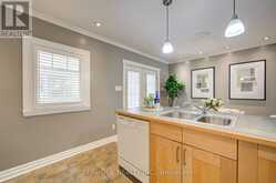 1099 KENT AVENUE | Oakville Ontario | Slide Image Sixteen