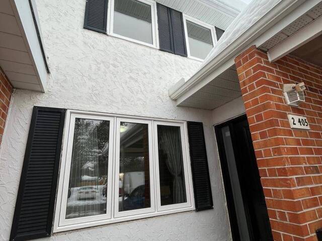 2 - 405 KEATS WAY Waterloo Ontario, N2L 5S7 - 5 Bedrooms Condo For Sale