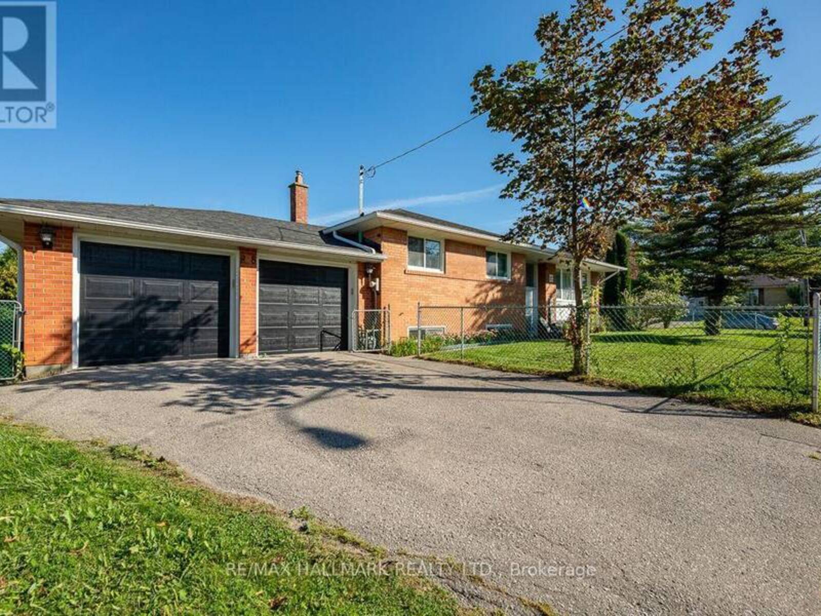 28 FERMOY ROAD, Toronto, Ontario M1M 3J4
