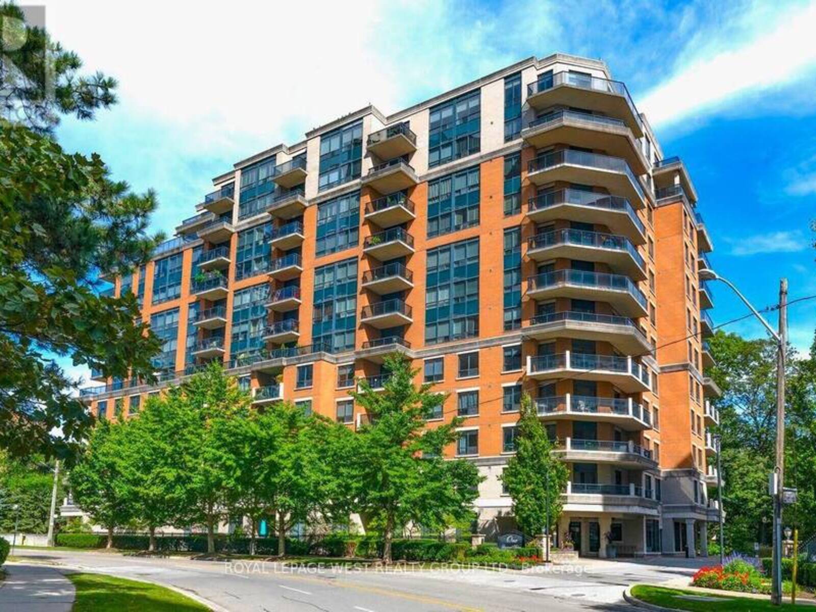 302 - 1 LOMOND DRIVE, Toronto, Ontario M8X 2Z3