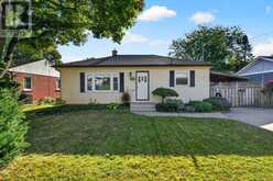 416 BARTLETT AVENUE | Grimsby Ontario | Slide Image Three