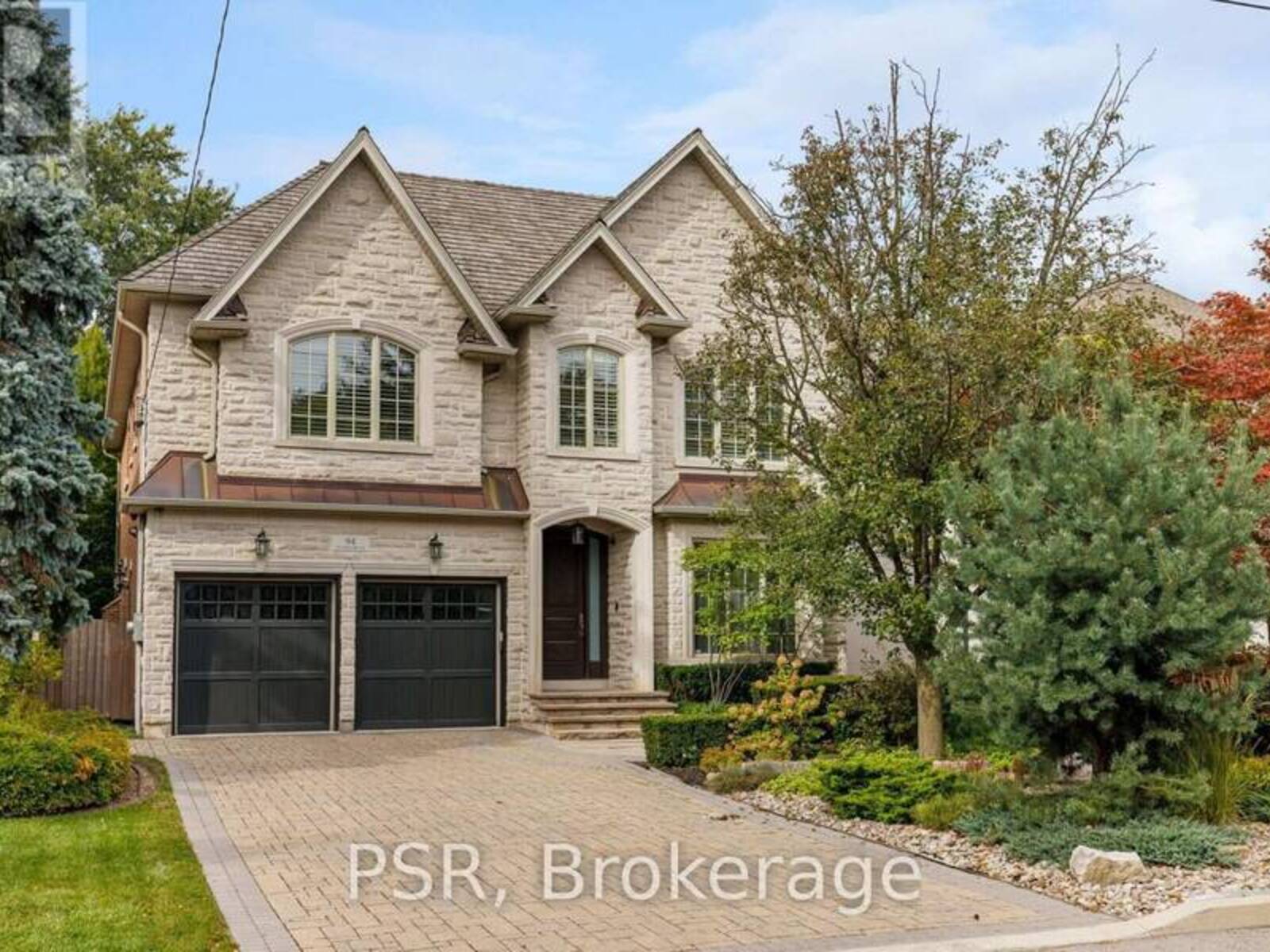 94 MUNRO BOULEVARD, Toronto, Ontario M2P 1C4