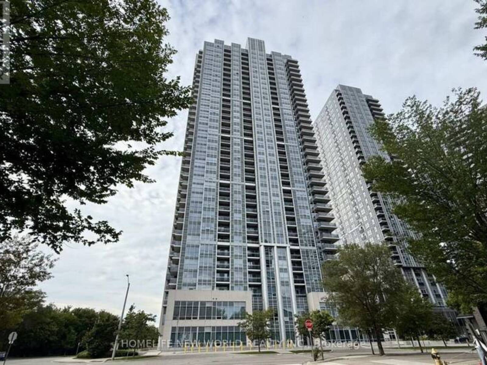 2015 - 275 VILLAGE GREEN SQUARE, Toronto, Ontario M1S 0L8