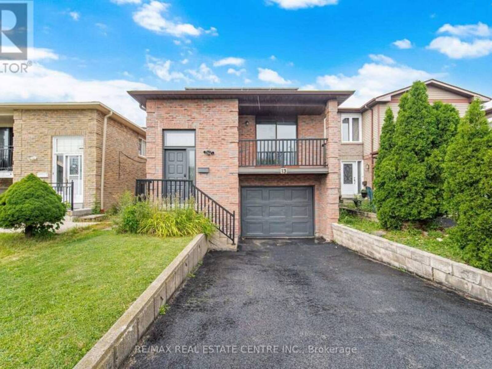 13 DAFOE CRESCENT, Brampton, Ontario L6Y 2L1