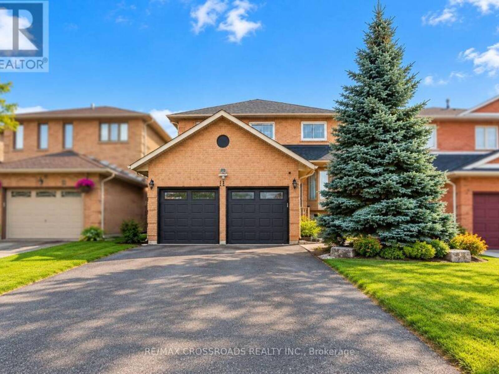 11 MURKAR CRESCENT, Whitby, Ontario L1N 8Y4
