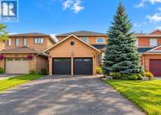 11 MURKAR CRESCENT | Whitby Ontario | Slide Image One
