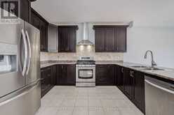 146 ART WEST AVENUE | Newmarket Ontario | Slide Image Nineteen
