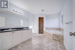 146 ART WEST AVENUE | Newmarket Ontario | Slide Image Thirty-one